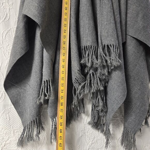 V.Fraas Gray Poncho Oversized Fringe Comfy Lagenlook Loungewear Longline Blanket - Picture 3 of 6